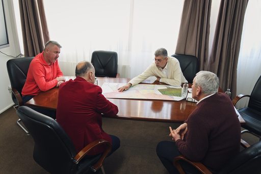 Preşedintele CJ Buzău, Marcel Ciolacu, reia discuţiile privind construirea unui spital municipal - FOTO

