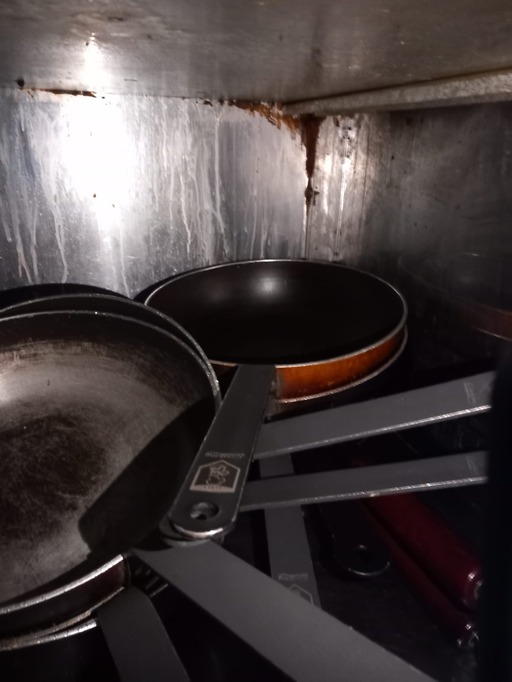 Amenzi de aproape şase milioane de lei, date de ANPC după verificări la peste 1.700 de operatori economici/ Produse neconforme, în valoare de peste un milion de lei, oprite definitiv de la vânzare
