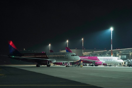 Aeroportul Iaşi anunţă zboruri noi, din luna mai, către Milano-Malpensa, Pisa şi Istanbul