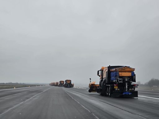 CNAB: Traficul aerian pe aeroporturile din Bucureşti se desfăşoară fără perturbări. Nicio cursă nu este anulată din motive meteo
