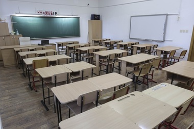 Ministerul Educaţiei: Programul şcolar, afectat din cauza vremii în cinci unităţi de învăţământ din Vâlcea, Dolj, Mehedinţi şi Argeş / În patru unităţi cursurile se desfăşoară online, iar într-o şcoală au fost suspendate 
