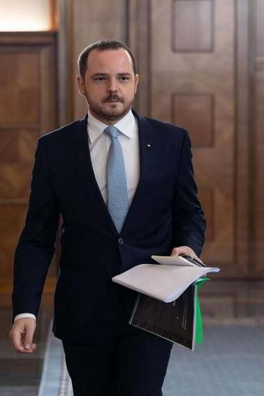 Ministrul Sănătăţii: Am reuşit anul trecut să finalizăm şi să dăm în folosinţă primul corp nou pentru un spital judeţean construit de după Revoluţie. Sunt 22 de şantiere de spitale în România, în doar câţiva ani