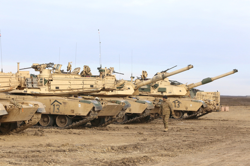 Tancuri Abrams ale Armatei SUA participă la antrenamente comune în poligonul Smârdan: O demonstraţie clară a angajamentului neclintit al SUA faţă de stabilitatea regională şi a parteneriatului strategic solid dintre SUA şi România FOTO
