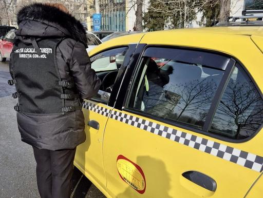 Amenzi şi autorizaţii de taxi reţinute, în urma unor controale făcute de poliţiştii locali în Capitală, multe în zona Gării de Nord/ PMB: Vrem ca transportul cu taxi, în Bucureşti, să fie civilizat şi sigur/ Neregulile cel mai des întâlnite