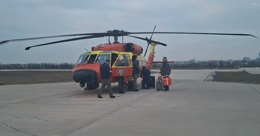 Organe pentru transplant prelevate la Iaşi, transportate cu un elicopter Black Hawk la Târgu Mureş şi Bucureşti