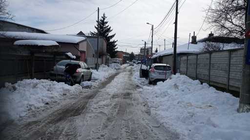 Primăria Sectorului 1 penalizează Romprest cu 1,6 milioane lei pe zi pentru că nu a respectat programul de deszăpezire: străzi principale şi staţii STB pline de zăpadă, străzi secundare nedeszăpezite/ Amendă de 60.000 de lei dată de Poliţia locală - FOTO