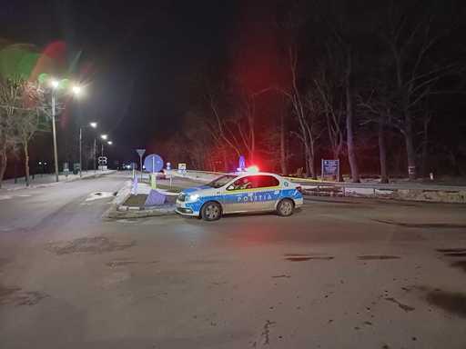 COD GALBEN DE NINSORI ŞI VISCOL - Brăila - Restricţii temporare de circulaţie pe două sectoare de drum naţional / Drumul judeţean Victoria - Bărăganu este blocat din cauza sulurilor de zăpadă - FOTO