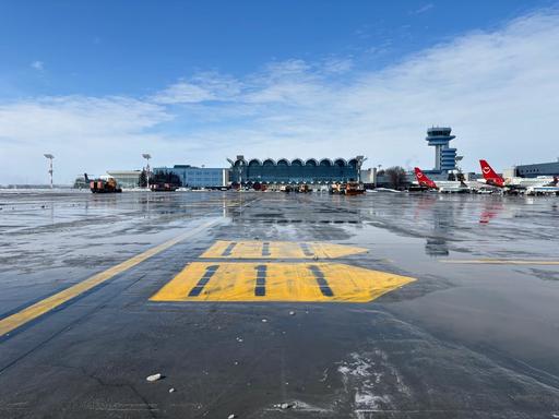 COD GALBEN DE NINSORI ŞI VISCOL - Compania Naţională Aeroporturi Bucureşti - Nicio cursă nu este anulată şi nici nu se înregistrează întârzieri din motive meteo pe Aeroportul ”Henri Coandă”  şi pe Aeroportul Băneasa ”Aurel Vlaicu”  - FOTO