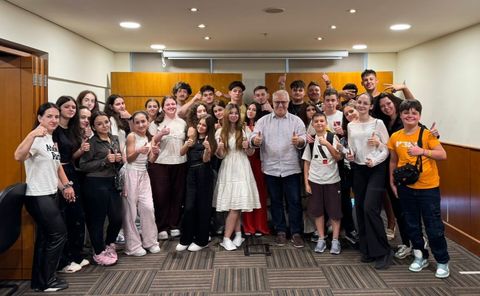 Primarul din Soveja, despre ajutorul dat elevilor blocaţi în Dubai: Am făcut legătura cu Consulatul român din regiune şi am ţinut permanent legătura cu părinţii. Eu tocmai revenisem din Dubai în 27 februarie VIDEO, FOTO