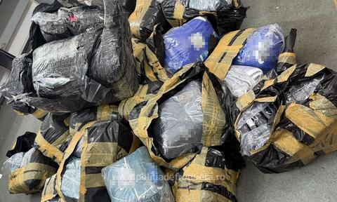 Produse contrafăcute în valoare de peste 1,1 milioane lei, descoperite de poliţiştii de frontieră de la Giurgiu