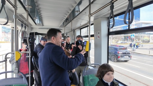 UPDATE - Bucureşti: Circulaţia tramvaiului pe linia 5, reluată după doi ani de lucrări. Ciprian Ciucu: Este foarte important să reabilităm şi liniile de tramvai, vorbim de 50 de kilometri de şine de tramvai care nu au mai fost reabilitate din anii '70