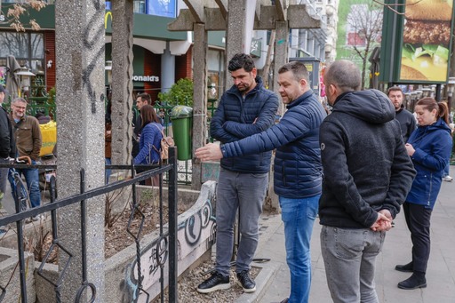Primarul Capitalei şi edilul Sectorului 1, „tur de forţă” pe străzi, pentru a vedea ce probleme sunt în acest sector/ Ciucu: „Haideţi să facem ordine şi curăţenie în acest oraş!” - FOTO