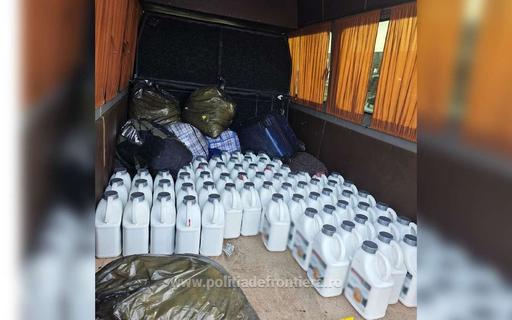 Aproape o tonă de insecticid fără acte, de provenineţă ucraineană, confiscată la Satu Mare/ Patru persoane sunt cercetate penal  - FOTO