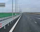 UPDATE - Trafic blocat pe ambele sensuri ale A3, în zona localităţiii Gruiu, din cauza unei cisterne cu GPL care s-a răsturnat şi a rupt parapetul/ CNAIR: Este pericol de explozie