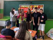 Salvaţi Copiii: Mai puţin de jumătate dintre elevii români au o viziune optimistă asupra viitorului lor profesional/ Cei mai mulţi ar vrea să dezvolte o afacere, nu să continue studiile