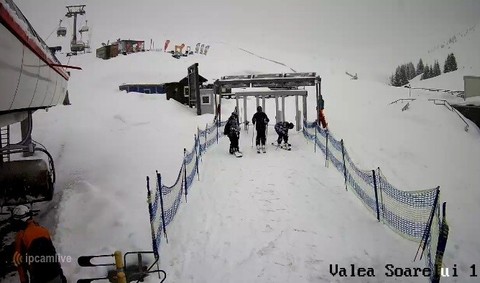 Pârtiile din Sinaia, deschise după o perioadă în care domeniul schiabil nu a fost practicabil, din cauza vântului