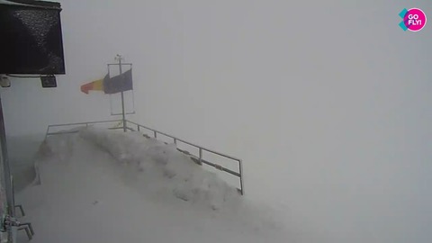 Probleme în funcţionarea instalaţiilor care deservesc pârtiile de schi de la Sinaia, din cauza vizibilităţii reduse. Ceaţă densă este şi pe domeniul schiabil Transalpina-Voineasa
