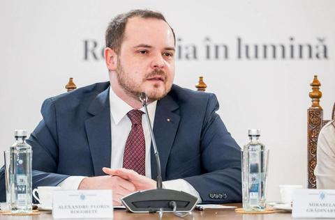 Medicii rezidenţi vor fi plătiţi obligatoriu pentru gărzile făcute în afara programului normal de lucru/ Rogobete: Medicul rezident nu este nici salahor, nici la dispoziţia cuiva şi nici „umplutură”, ci un pion important în funcţionarea sistemului 