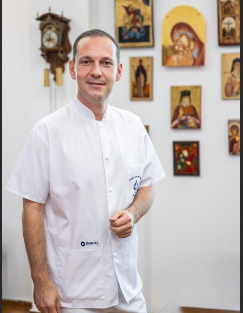 Medicul Radu Ţincu: Nu trebuie să mâncăm la masa de Paşte în două ore cât în două zile. Oamenii consumă cantităţi mari de alcool în această perioadă, fără să ia în calcul că e o substanţă toxică. Ce spune despre efectul emoţiilor pozitive în organism