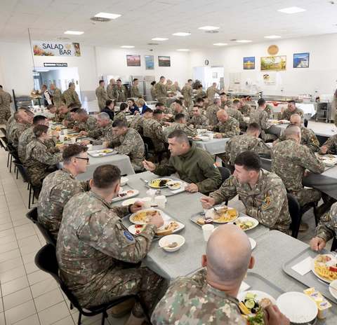 Conducerea Ministerului Apărării Naţionale, vizită de lucru în Bosnia şi Herţegovina/ Miruţă: Sperăm ca prezenţa militară să fie înlocuită de o soluţie politică, pentru accelerarea integrării în Uniunea Europeană a Bosniei şi Herţegovinei