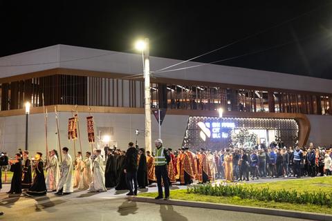Aproximativ 3.000 de persoane, la procesiunea cu Sfântul Epitaf pe străzile municipiului Buzău