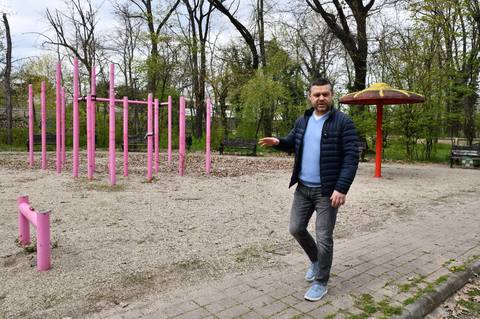 Ciucu: Herăstrăul, parcul nostru, nu este bine. O cacofonie ridicolă de mobilier urban, caşcarabetele de pe lume, cu mici, popcorn, muţunache şi pokemoni, arbori ce trebuie reimprospătaţi şi câte şi mai câte defecte. Mă voi ocupa de trei lucruri - FOTO