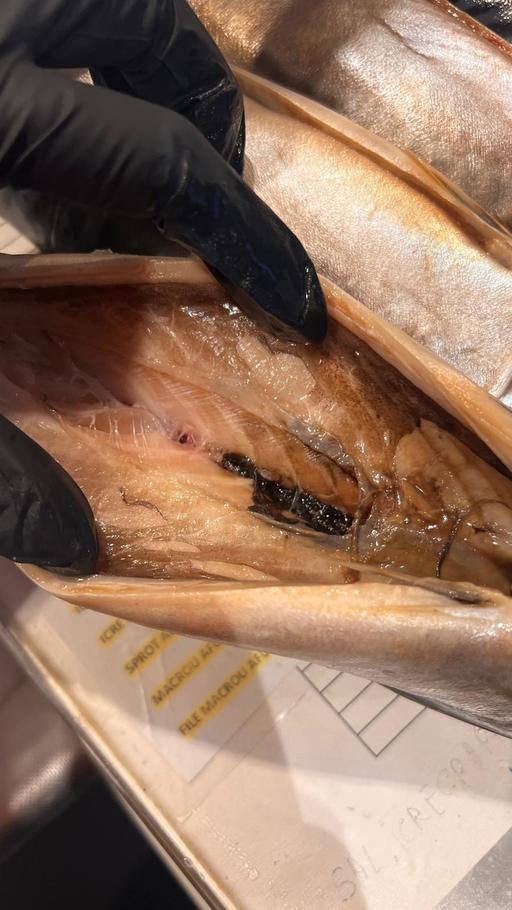 Amenzi de milioane de lei, date de comisarii de la Protecţia Consumatorilor, în urma unor controale care au vizat în special comerţul cu peşte - FOTO