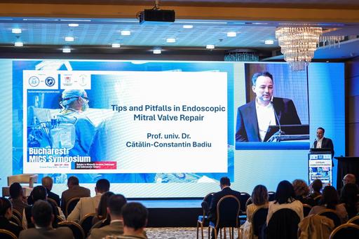 Dr. Cătălin Badiu: Le spun colegilor mai tineri - În fiecare zi targetul lor trebuie să fie vârfurile cele mai înalte/ Dr. Badiu a adus pentru ei la Bucureşti elita chirurgiei cardiovasculare mondiale - FOTO
