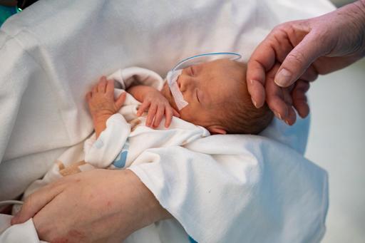 Salvaţi Copiii: Rata mortalităţii infantile a crescut din nou în România, după zece ani de relativă stagnare. România, printre statele UE cu cel mai mic procent alocat sănătăţii publice - FOTO