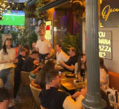 Primăria Capitalei spune că 50 de localuri din Centrul Vechi au decis să nu respecte avertismentul Poliţiei Locale a Municipiului Bucureşti, nici după amenzi repetate şi au bubuit în continuare muzica: Contravenţiile au continuat aseară