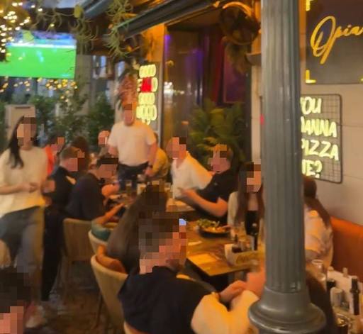 Primăria Capitalei spune că 7 localuri care îşi desfăşoară activitatea în Centrul Vechi nu au respectat avertismentul Poliţiei Locale, nici după amenzi repetate şi au bubuit în continuare muzica: Contravenţiile au continuat aseară