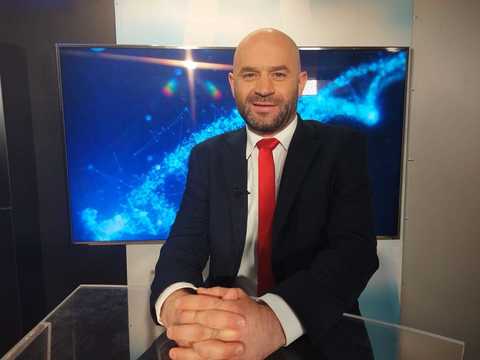 Dr. Decebal Fodor, despre chirurgia robotică: E ca şi cum am fi în interiorul corpului uman, atât de real vedem structurile. Dacă eu mişc manetele în exterior 3 centimetri, în interior se mişcă doar un centimetru