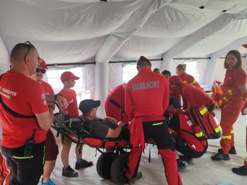 ISU Harghita: 19 participanţi la pelerinajul catolic de Rusalii, dintre care patru minori, au avut nevoie de îngrijiri medicale/ Sute de mii de credincioşi la Şumuleu Ciuc, între care şi preşedintele Ungariei, Sulyok Tamás - FOTO