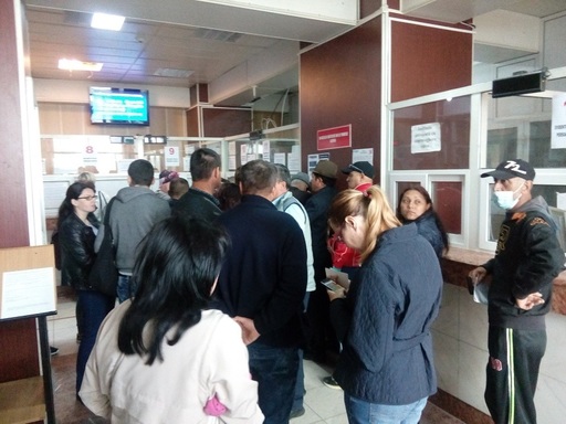 Finanţiştii continuă protestele, „îngrijoraţi” de proiectul noii legi a salarizării unitare/ Pichet la sediul DGRFP Iaşi joi după-amiază, „în afara programului de lucru”/ Revendicările sindicaliştilor