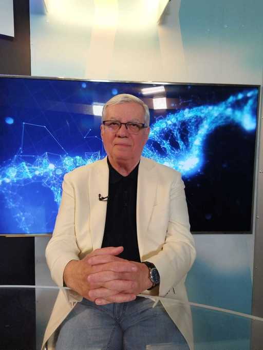Prof. dr. Petre Brătilă: Eu le spun pacientelor: este ca şi cum aţi mânca cozonac, în loc de pâine neagră. Prin asta pot să sumarizez cam ce înseamnă avantajele chirurgiei robotice, în primul rând pentru pacientă