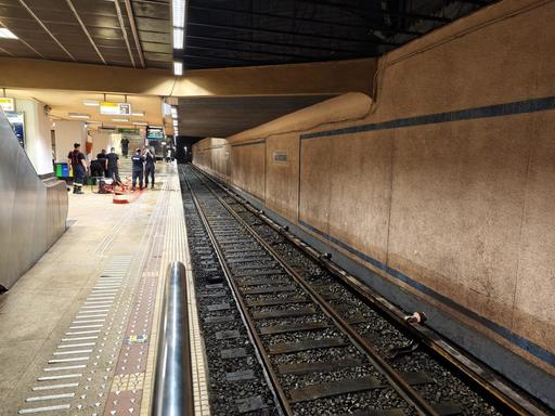 ISU Bucureşti-Ilfov: Intervenţia pentru extragerea apei acumulate în staţia de metrou Piaţa Victoriei s-a încheiat