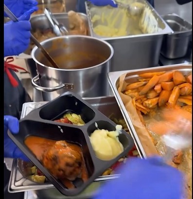 Aproape 570 de copii din Cluj-Napoca vor mânca la Cantina Socială, după ce Consiliul Local a adoptat o decizie în acest sens / 19 dintre copii au sub un an / Boc: Niciun copil nu va mai pleca flămând la culcare! - VIDEO


