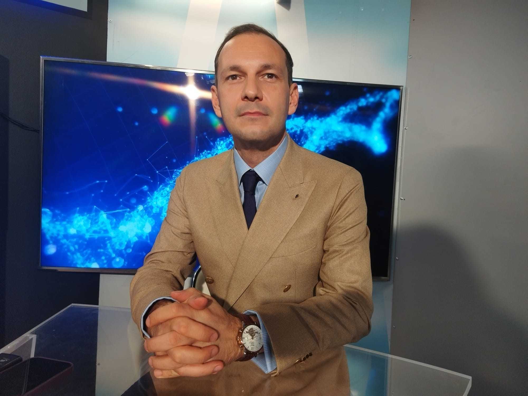 Prof. Univ. Dr. Radu Țincu: Insolație, complicații neurologice, sincope și tulburări de ritm cardiac. Sunt doar câteva dintre consecințele consumului de alcool pe caniculă. Ce se întâmplă dacă facem sport intens sub razele soarelui