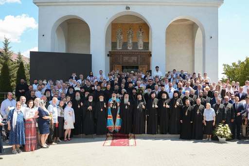 Episcopul Antonie de Bălţi, întronizat Arhiepiscop al Chişinăului, Mitropolit al Basarabiei şi Exarh al Plaiurilor