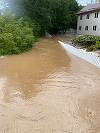 Străzi şi curţi acoperite de ape în judeţul Neamţ, aflat sub cod roşu meteorologic - VIDEO
