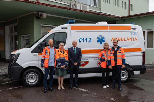 Ambulanţă complet echipată, cu incubator neonatal, donată Serviciului Judeţean de Ambulanţă Braşov - FOTO

