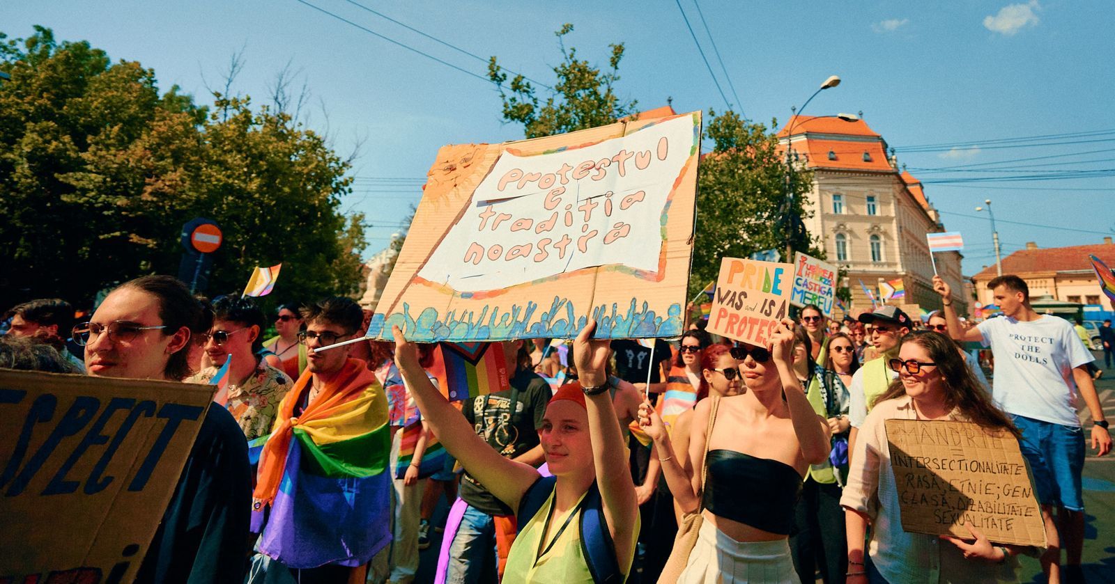 ACCEPT - Primăria Oradea invocă „bunele moravuri” pentru a interzice, pentru al patrulea an consecutiv, Marșul Oradea PRIDE