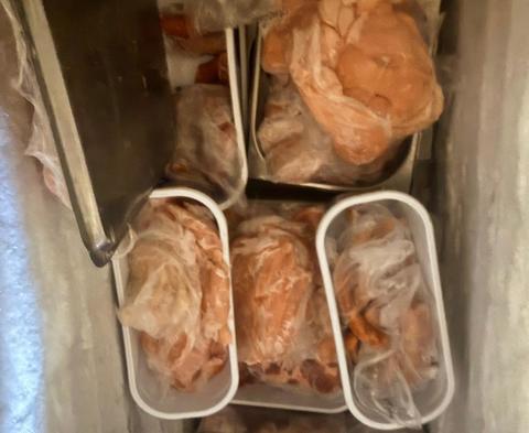 Peste 1400 de operatori economici, verificaţi de comisarii ANPC în această săptămână / Amenzi de patru milioane de lei / Printre nereguli, produse expirate, băuturi răcoritoare ţinute în soare, echipamente uzate sau ruginite