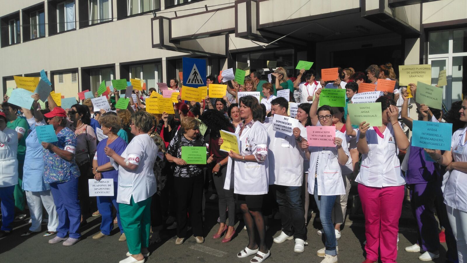 Federația Sanitas reclamă „presiuni asupra angajaților”, în contextul declanșării grevei generale în Sănătate pe termen nedeterminat, începând de marți/ Săptămâna trecută a fost grevă de avertisment: „Nu vă lăsați intimidați!”