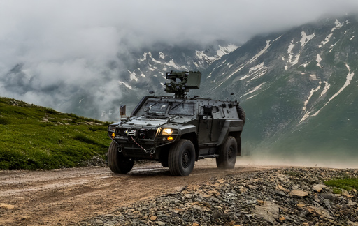 Ministerul Apărării anunţă că au fost recepţionate primele vehicule blindate COBRA II fabricate în România / Producţia acestora a început la Mediaş în acest an, iar primele 12 vehicule au fost livrate în iulie