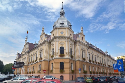 Fluxul luminos pe străzi şi în parcuri în municipiul Braşov, redus cu 20% între orele 22:00 şi 24:00 şi redus la jumătate după miezul nopţii pentru scăderea consumului de energie