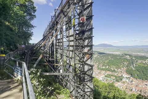 Platforma de pe Tâmpa, care permitea turiştilor să vadă Braşovul de sus şi care este închisă din cauza stării avansate de degradare, va fi reabilitată în următoarele trei luni