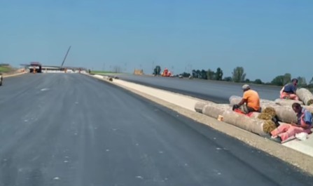 DRDP Iaşi: Stadiul fizic al lucrărilor pe Lotul 1 Săuceşti-Trifeşti al Autostrăzii A7 Bacău-Paşcani a depăşit 62%. Structurile de pe traseu, următoarea provocare pentru constructor - VIDEO