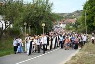 Cluj: Mii de credincioşi, la pelerinajul de la Mănăstirea Nicula, care precede praznicul Adormirii Maicii Domnului - FOTO