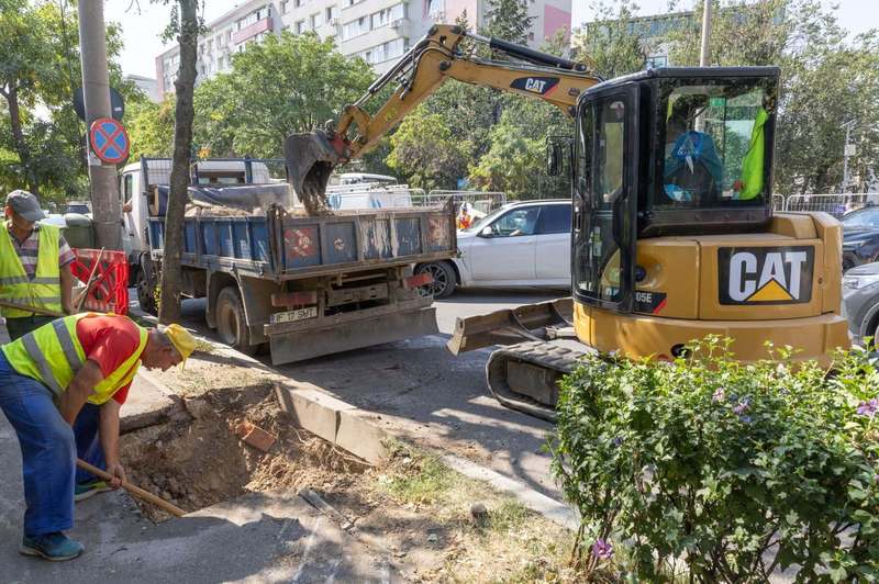 Primăria Capitalei anunță modernizarea rețelei de canalizare din zona Gării de Nord, veche de un secol/ Se fac săpături pentru montarea noilor stâlpi de susținere a rețelei de tramvai și pentru iluminatul stradal: „Nu vom mai vedea cabluri atârnate”